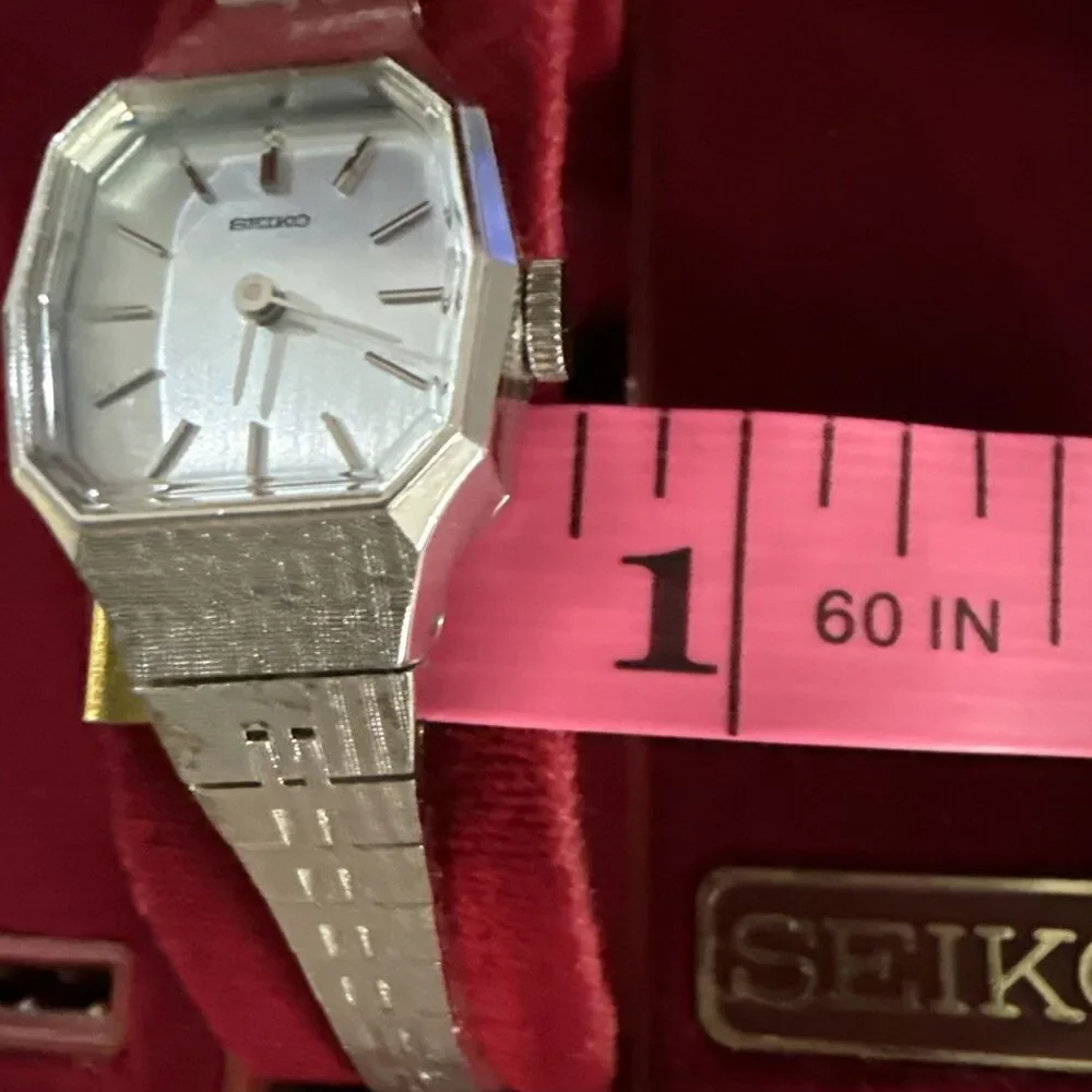 VTG Seiko Wind-Up Watch 11-4899 Blue Dial Silver Tone Band W/Original Box-Runs!